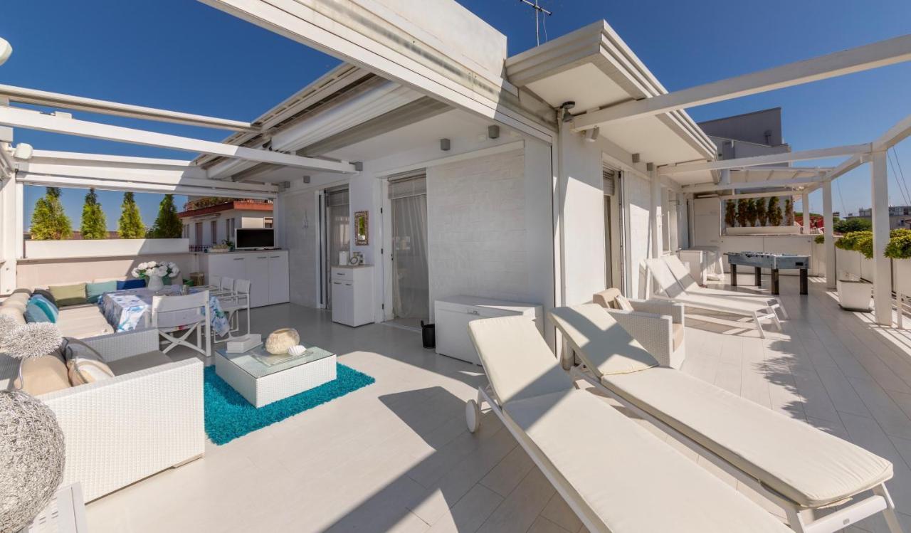 Magnifico Appartamento Dominique Jesolo Lido Carraro Immobiliare - Family Apartments エクステリア 写真