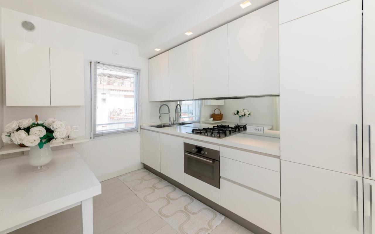 Magnifico Appartamento Dominique Jesolo Lido Carraro Immobiliare - Family Apartments エクステリア 写真